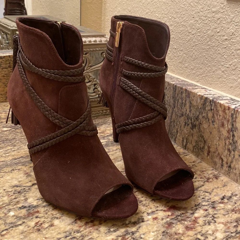 Vince Camuto booties - Picture 5 of 8